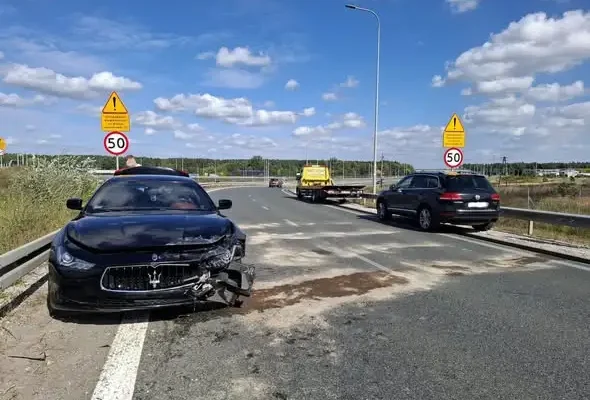 Zderzenie trzech aut na zjeździe na S5 w kierunku Gdańska