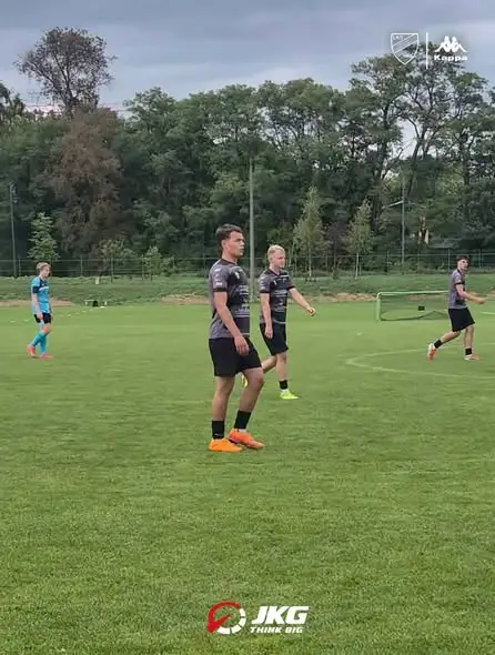 Juniorzy LKS rozgromili APR Lamparta Bydgoszcz 11:1