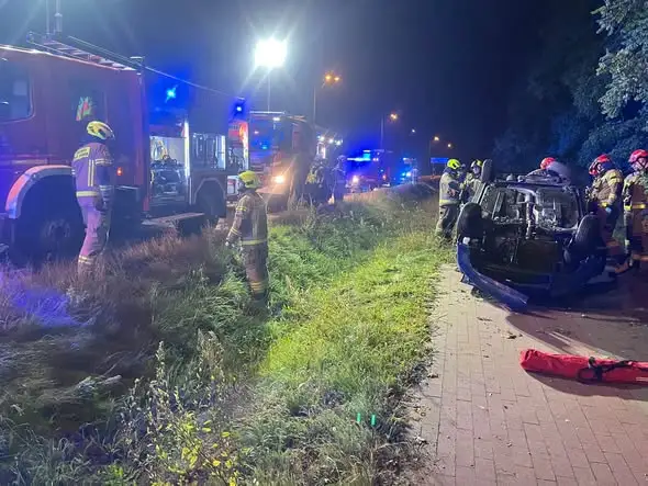 Dachowanie w Tarkowie Dolnym – dwie osoby poszkodowane