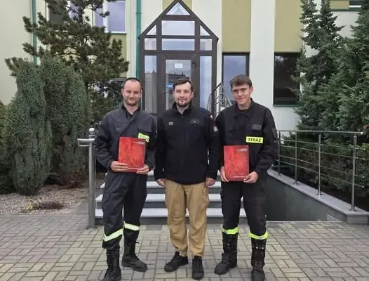 Druhowie z OSP Dobrcz zakończyli kurs podstawowy strażaka ratownika