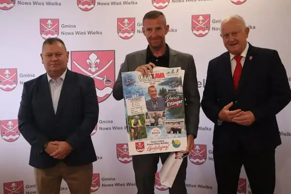 Sportowe sukcesy mieszkańców gminy. Wójt wręczył dyplomy i podziękowania