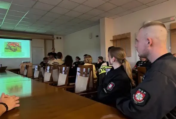 Strażacy z JRG 2 w Bydgoszczy szkolili druhów z OSP. Ćwiczenia na Fordonie