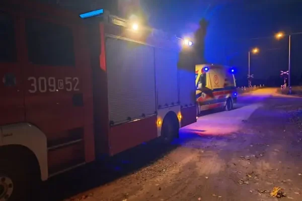 Interwencja OSP Dobrcz w Stronnie – pomoc medyczna i zabezpieczenie budynku