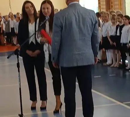 Ślubowanie pierwszaków w Łochowie. Szkoła im. Jana Pawła II przywitała nowych uczniów