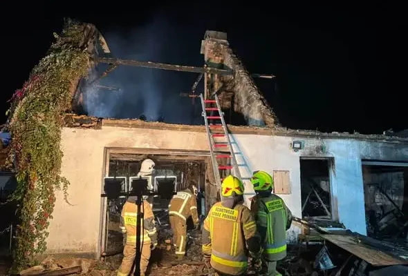 Pożar budynku gospodarczego w Palczynie. Sześć jednostek OSP w akcji