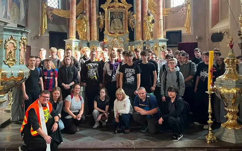 20 km pieszo do Byszewa – szkolna pielgrzymka uczniów z Koronowa