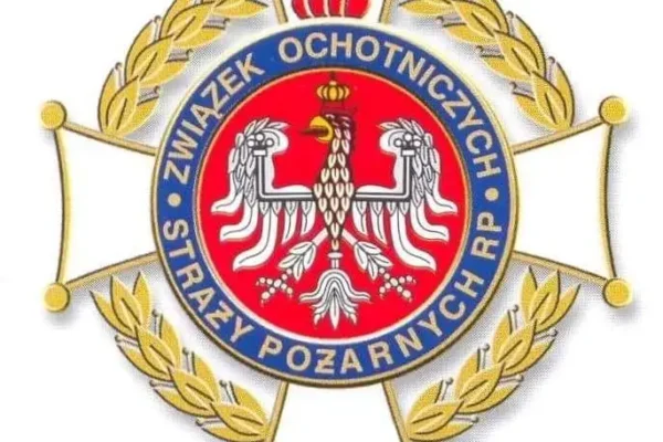 Beniamin z OSP Dobrcz po raz pierwszy wyjechał na alarm – strażacki chrzest bojowy