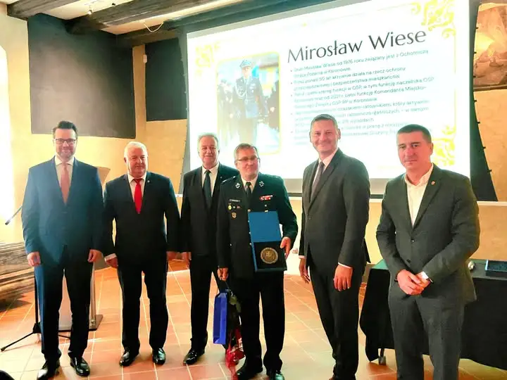 Komendant OSP KSRG Koronowo Mirosław Wiese odznaczony Medalem Starosty Bydgoskiego