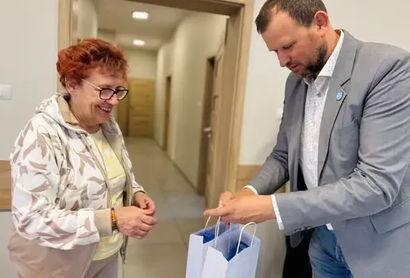 Gmina Dobrcz stawia na seniorów – ruszył program zapobiegania upadkom
