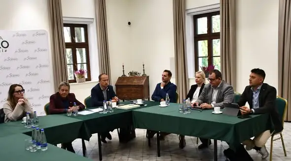 Posiedzenie Komisji w Pałacu w Sicienku o drogach wojewódzkich