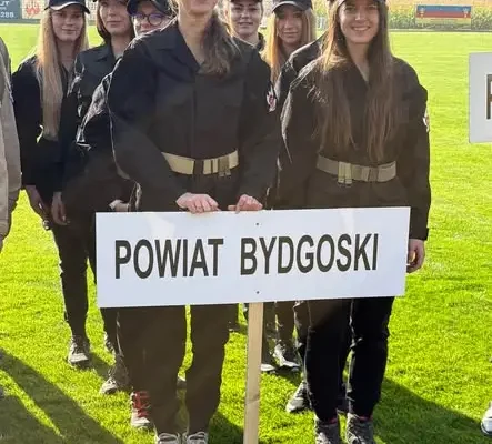 Drużyna żeńska OSP Czarże na wojewódzkich zawodach w Brześciu Kujawskim – pechowy smok i 14. miejsce