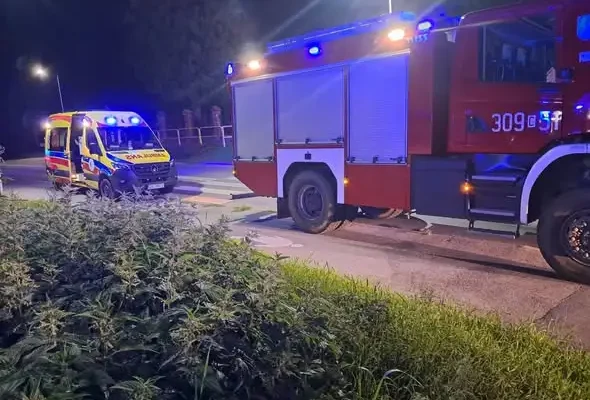 Zadymienie w budynku mieszkalnym we Włókach. Interweniowały cztery zastępy straży pożarnej