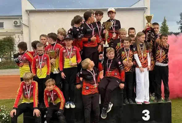 Brązowy medal CS Superligi Żaków dla młodych Mustangów z Żołędowa