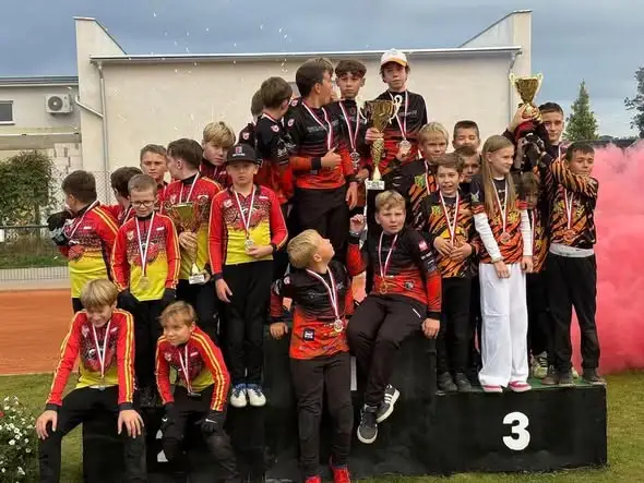 Brązowy medal CS Superligi Żaków dla młodych Mustangów z Żołędowa