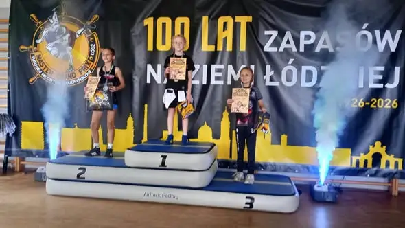 Zapaśniczki Victorii Osielsko z trzema medalami w Łodzi