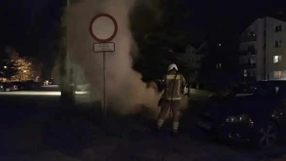 Pożar śmietnika z odpadami budowlanymi w Osielsku – interweniowała OSP