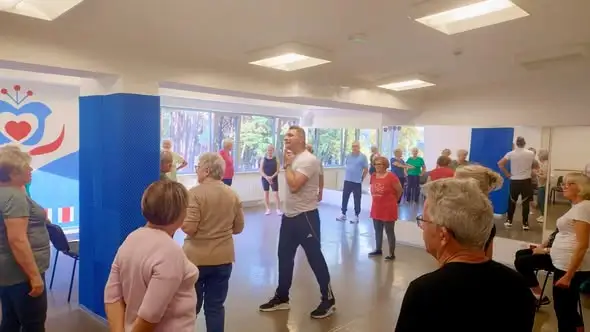Seniorzy z Solca Kujawskiego łączą ruch z ceramiką – kolejne spotkanie Klubu „Po sąsiedzku”