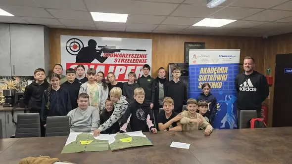 Młodzież z gminy Sicienko uczyła się strzelectwa sportowego i obsługi dronów