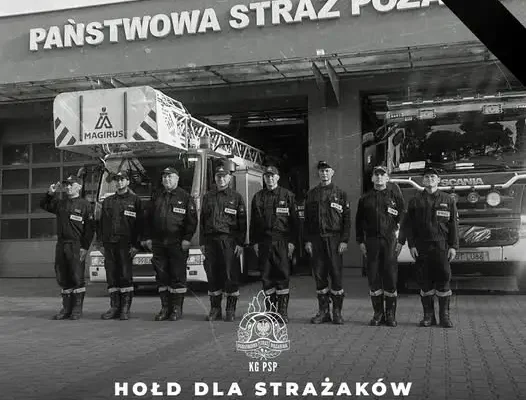 Strażacy oddają hołd poległym kolegom. Syreny zawyją w całym kraju