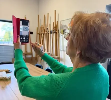 Seniorzy z gminy Białe Błota rozpoczęli cyfrową przygodę w projekcie „Aktywni Seniorzy – ASY”