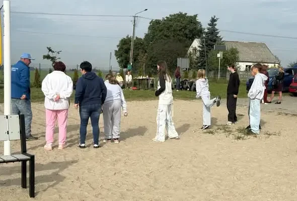 Pétanque w Pyszczynie: seniorzy i dzieci zagrali razem na zakończenie cyklu