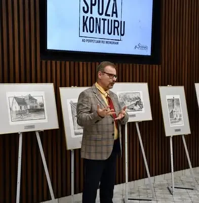 Wernisaż w Pałacu w Sicienku: rysunki Arkadiusza Krzemińskiego o lokalnym dziedzictwie