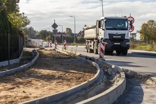 Modernizacja DW 268: nowa ścieżka pieszo-rowerowa i kanał technologiczny