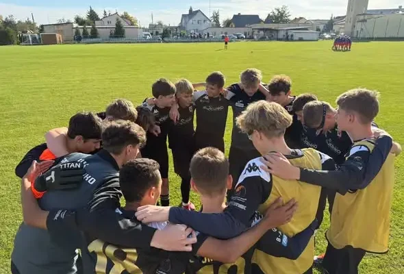 Juniorzy B2 Gryfa Sicienko wygrywają na wyjeździe ze Strażakiem Przechowo 3:1